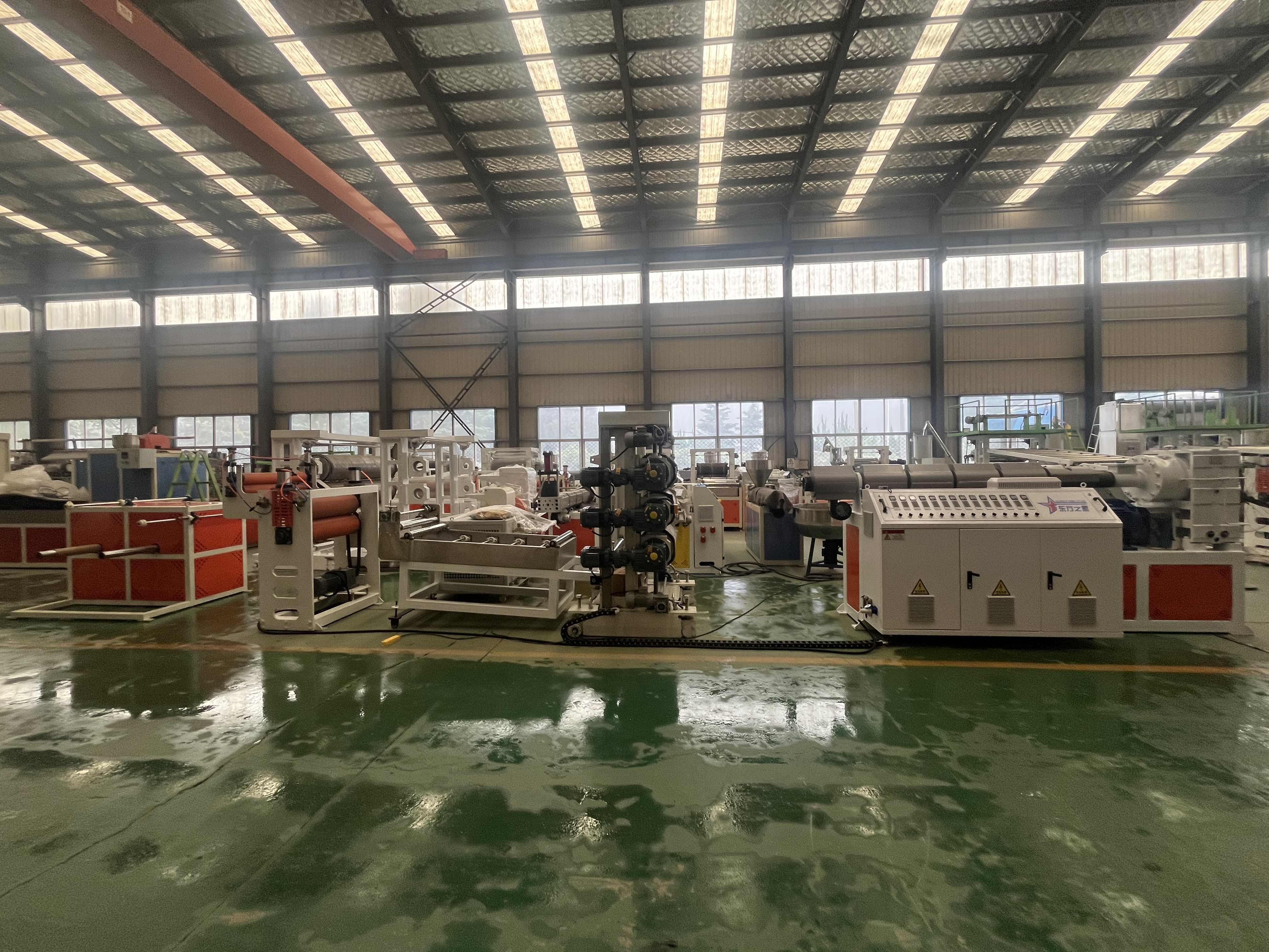 Jakie są cechy miękkich zasłon drzwiowych TPU?