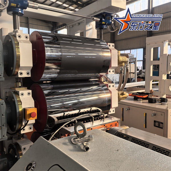 Dostawa sprzętu do wytłaczania arkuszy dwusiarczku molibdenu