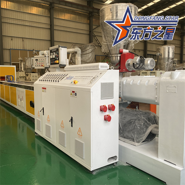 Informacje o sprzęcie z paneli kompozytowych z drewna i tworzywa sztucznego z PCV