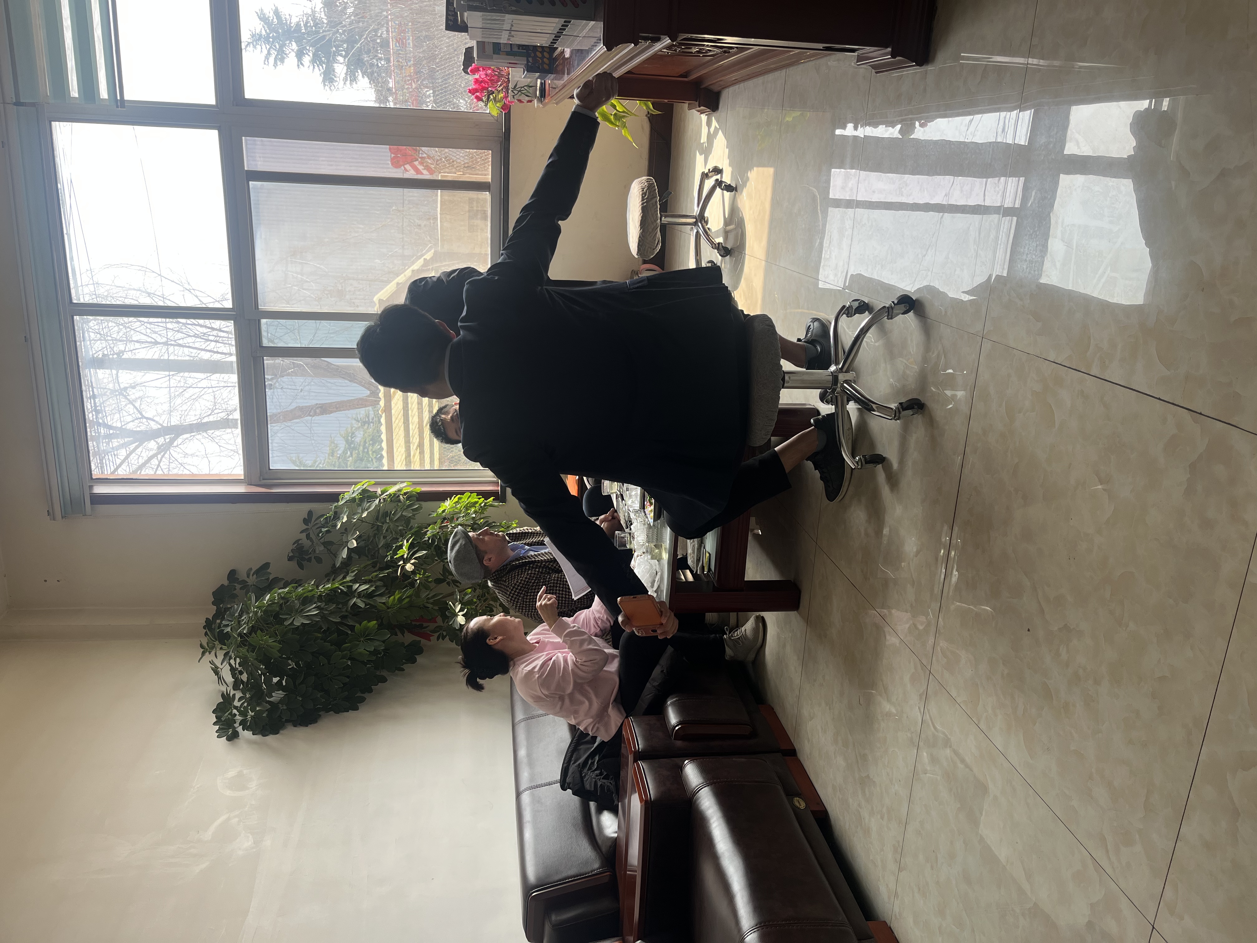 Dziękujemy naszym rosyjskim klientom za zakup sprzętu do wytłaczania arkuszy PS.